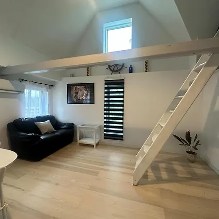 Cozy & Private House